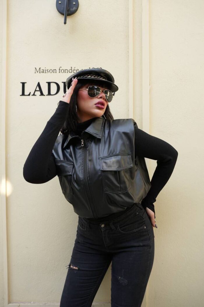 کراپ وست چرم