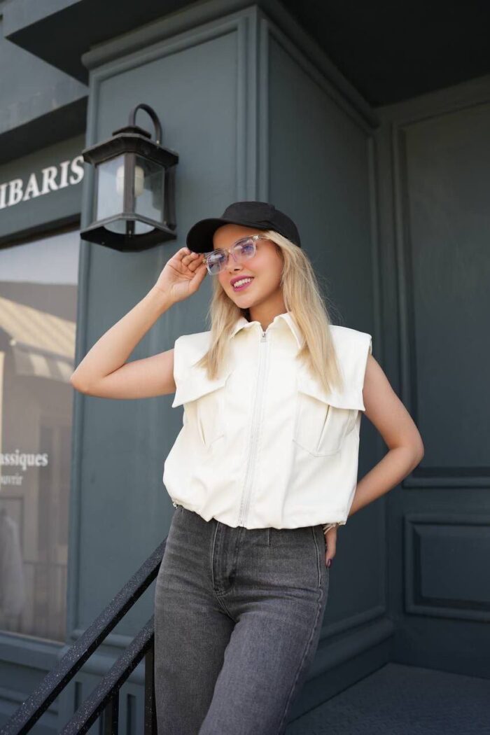 کراپ وست چرم